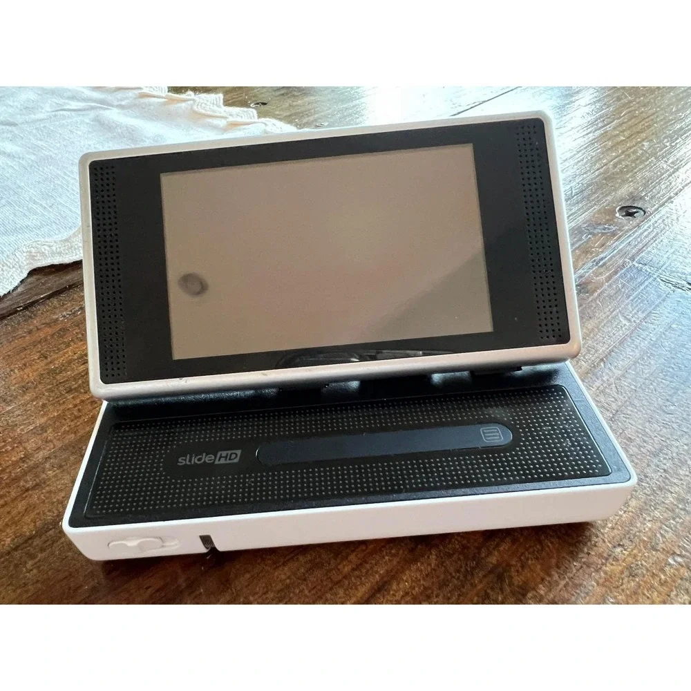 Flip Video SlideHD S1240 White Pocket Camcorder – For Parts/Not‎ Working